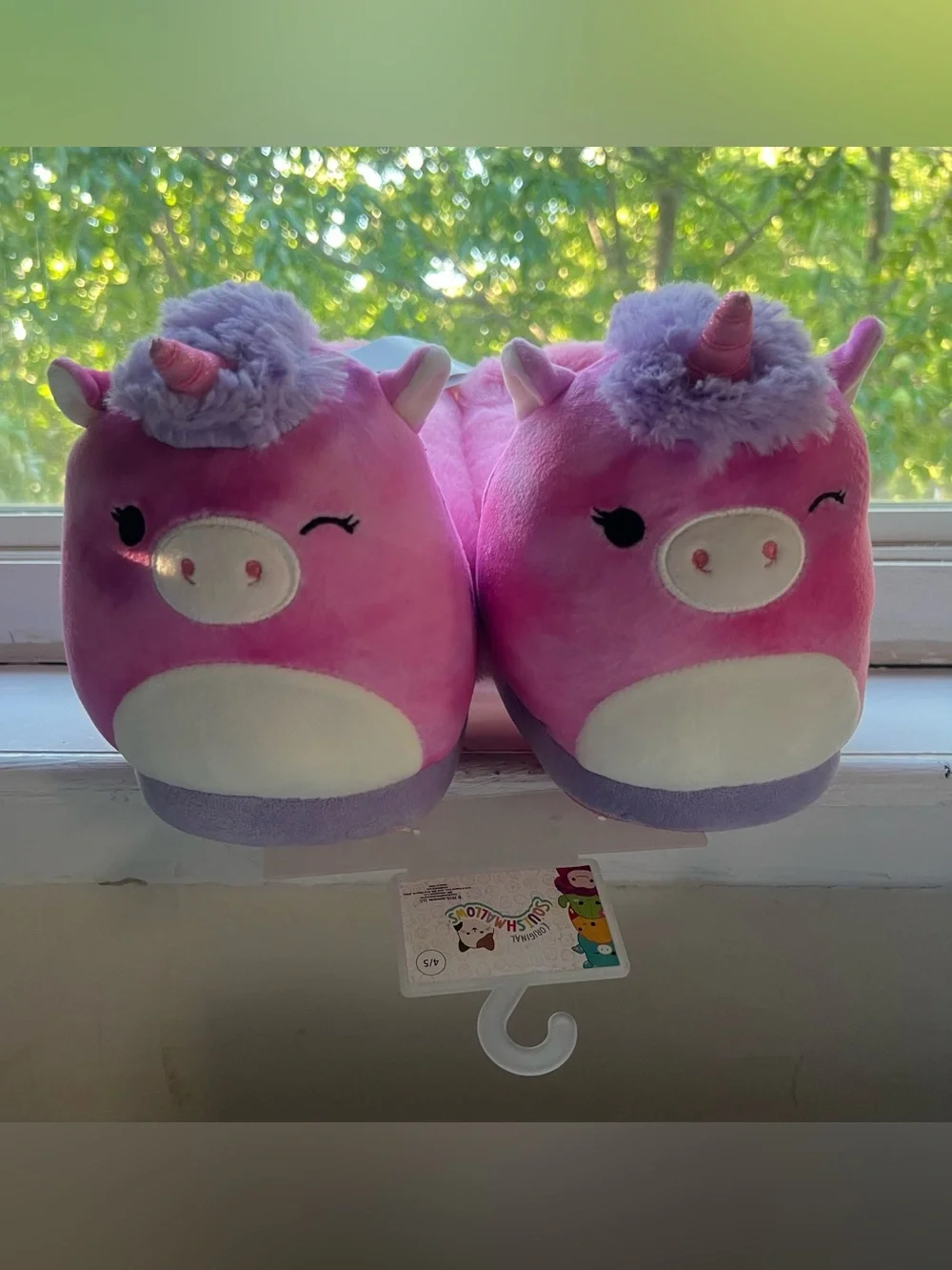 Squishmallows unicorn pink Girls SLIPPERS size XL 4/5- NEW!